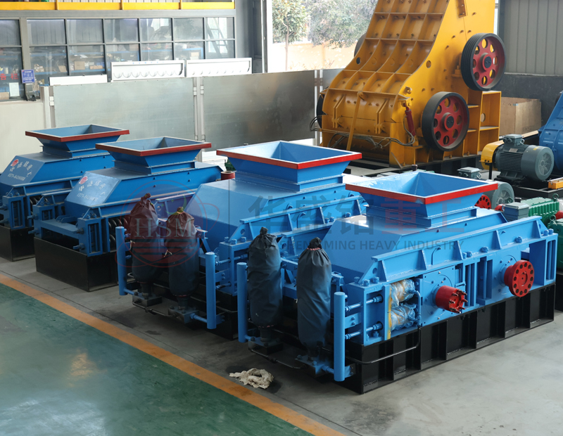 小型砂廠的時產(chǎn)20噸對輥制砂機多少錢？