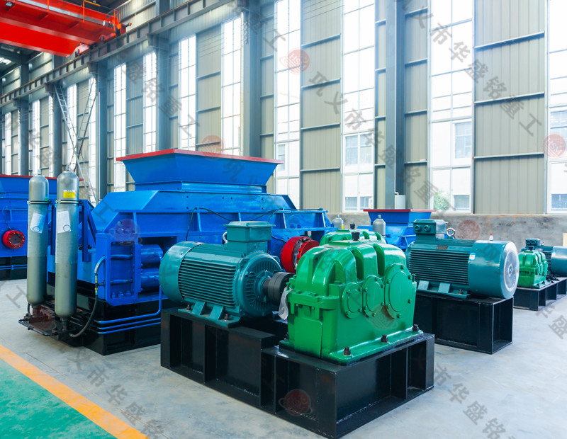 時產100噸米石對輥制砂機哪個廠家好用？多少錢一臺？